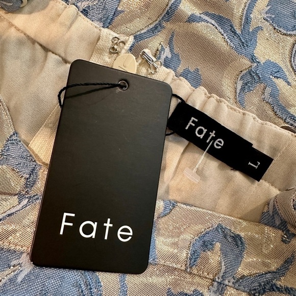 FATE, NWT, BLUE FLORAL, JACQUARD MIDI DRESS. ADJUSTABLE STRAPS. SIZE L - Picture 8 of 11